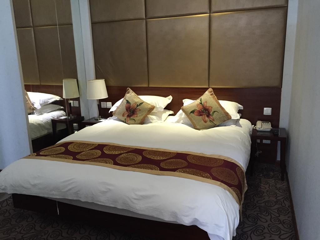 Shanghai Baron Business Bund Hotel Værelse billede