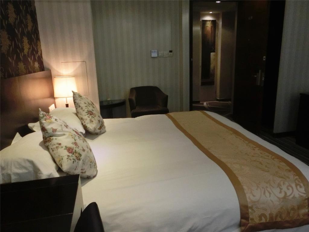 Shanghai Baron Business Bund Hotel Værelse billede